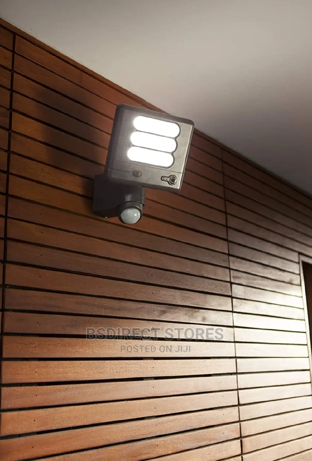 Lutec ESA 25W LED IP54 Floodlight With Wi-Fi HD Audio Camera