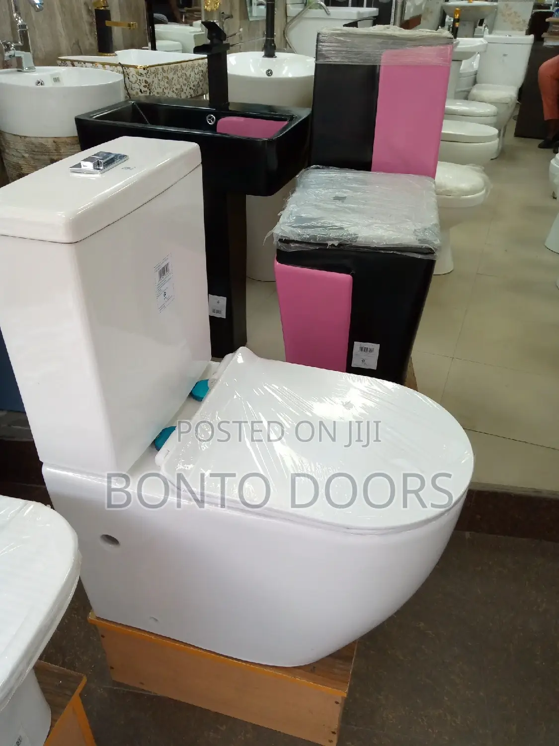 Complete England Big Sized Water Closet