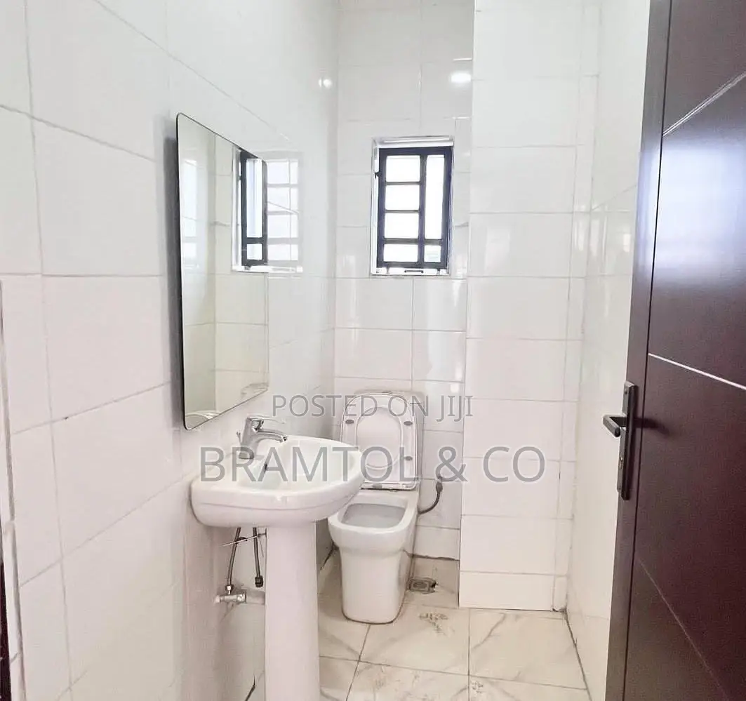 4bdrm Townhouse/Terrace in Dawaki for Sale