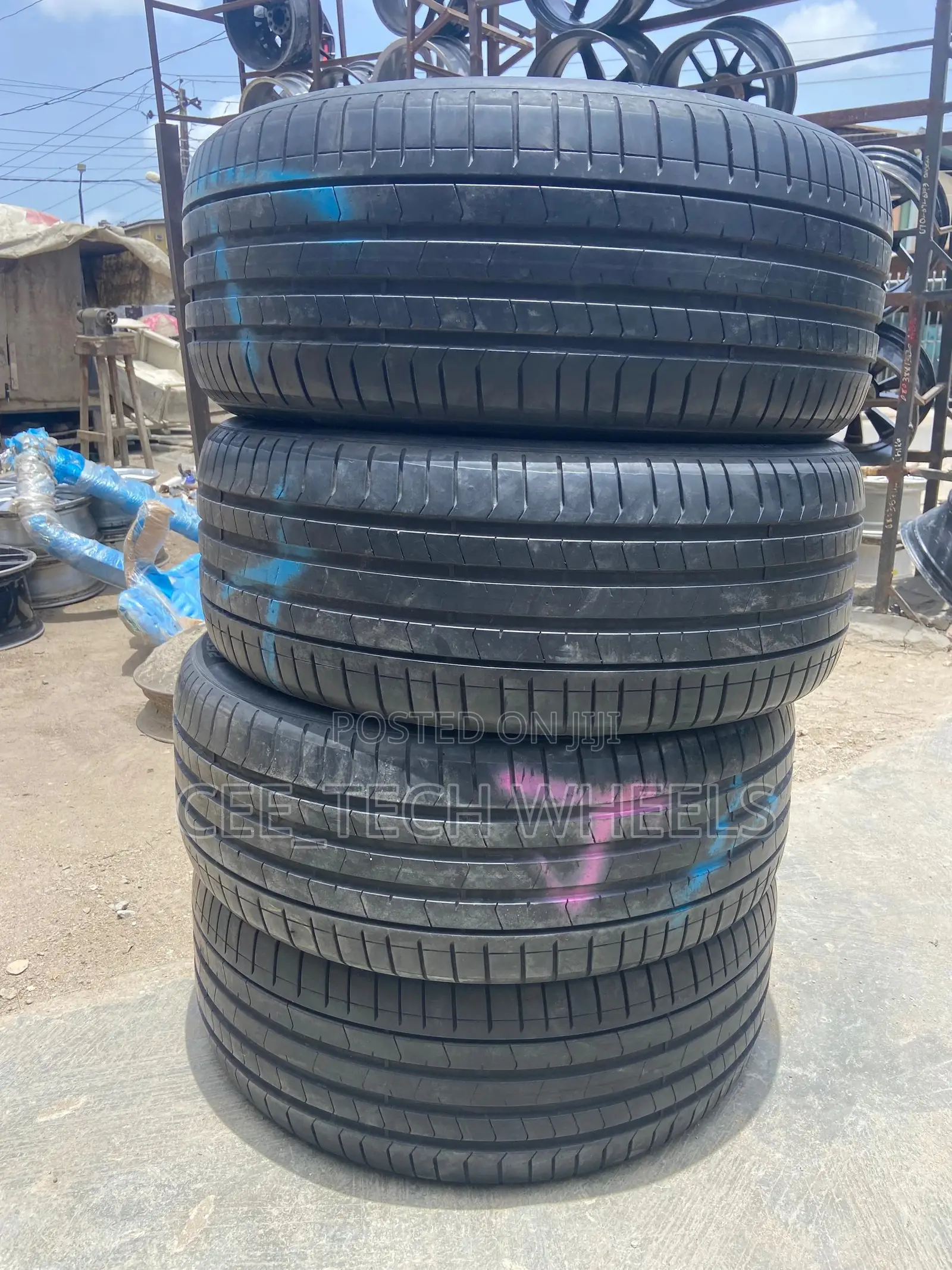 265/50r19 and 245/45r18