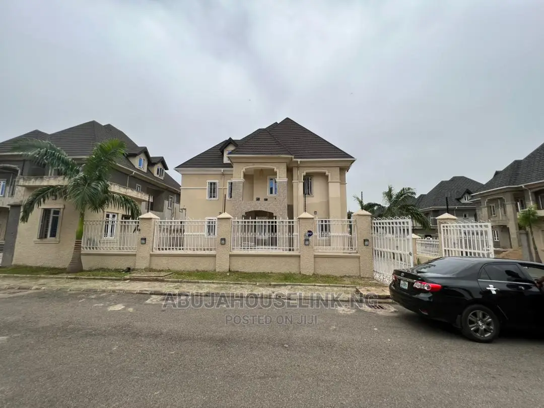 6bdrm Duplex in Gudu/Apo for sale