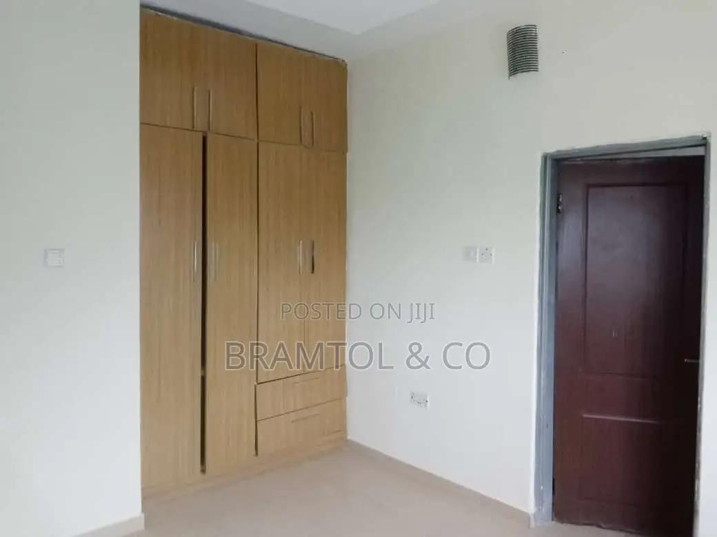 3bdrm Block of Flats in With Bq, Mabushi for rent