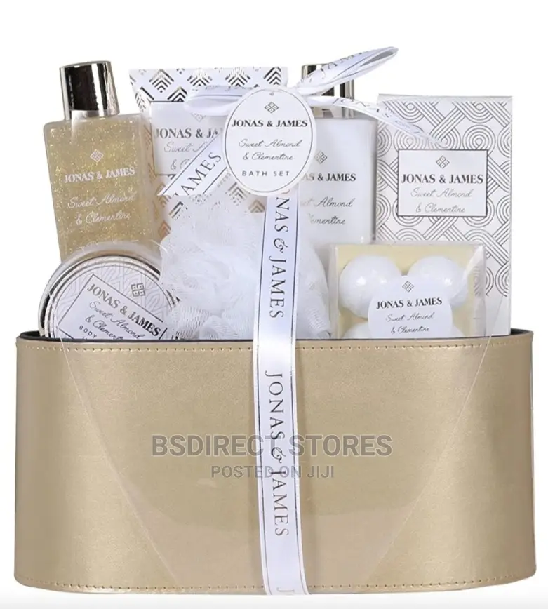 Sweet Almond And Clementine Luxury Bath Pamper Spa Gifts Set