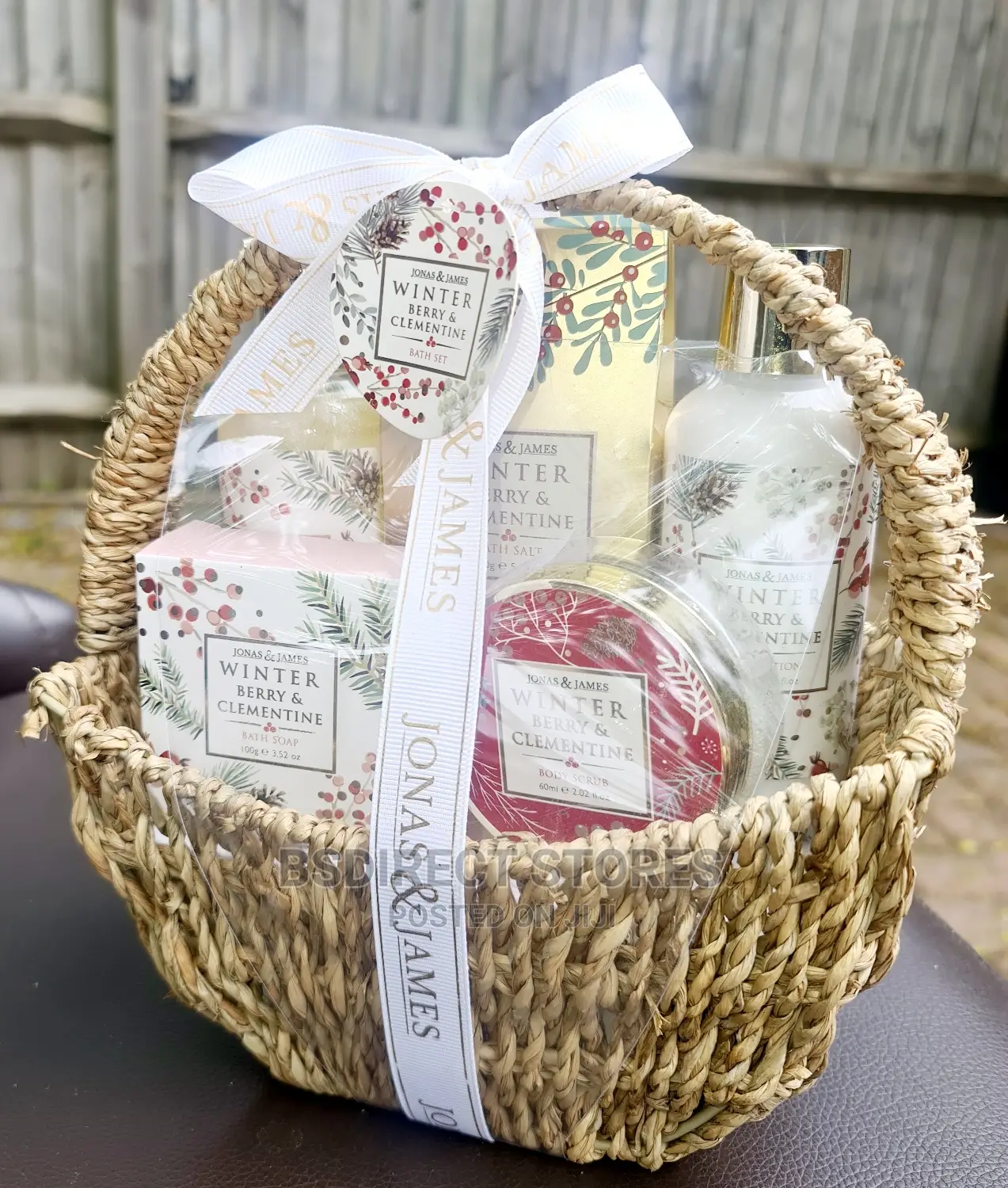 Winterberry and Clementine Beauty Basket Spa Bath Hamper Set