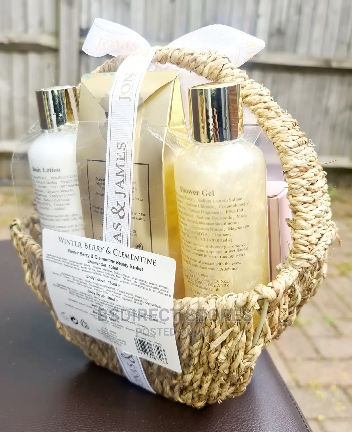 Winterberry and Clementine Beauty Basket Spa Bath Hamper Set