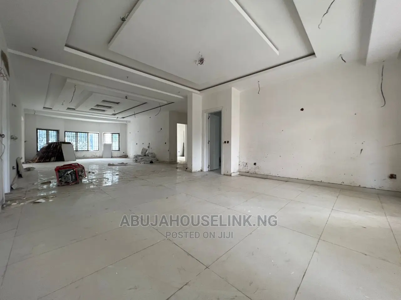 8bdrm Mansion in Katampe Extension for sale