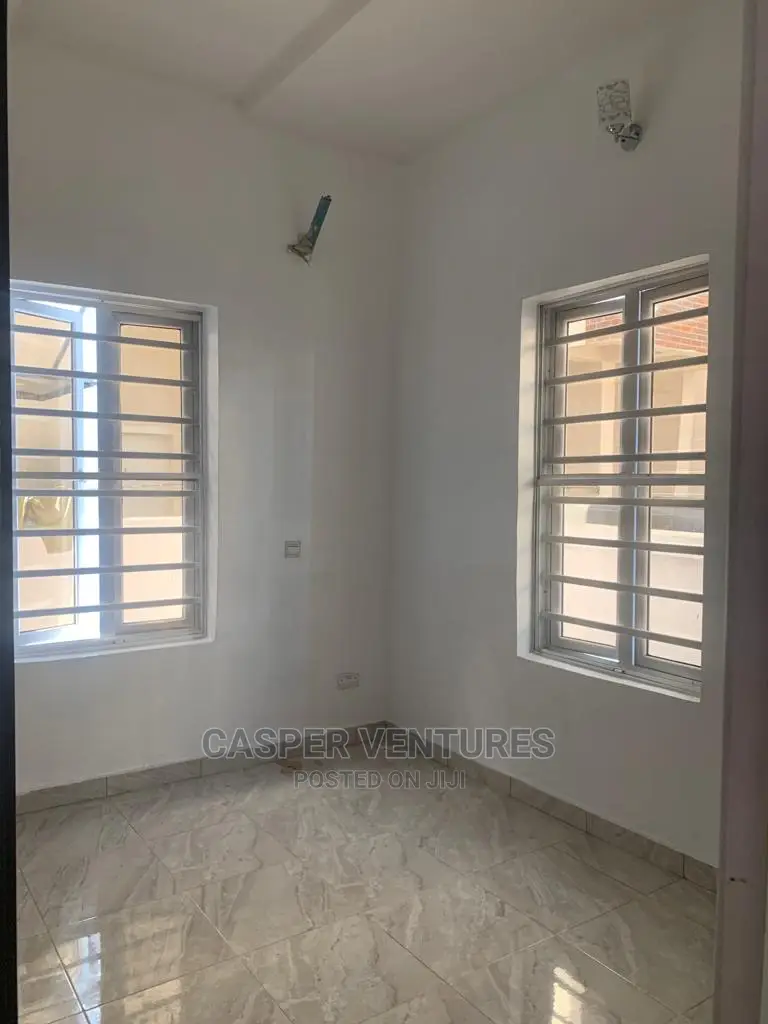Studio Apartment in Itedo, Idado for rent