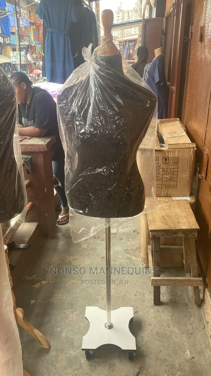 Female Pinnable Dressform With Wheels
