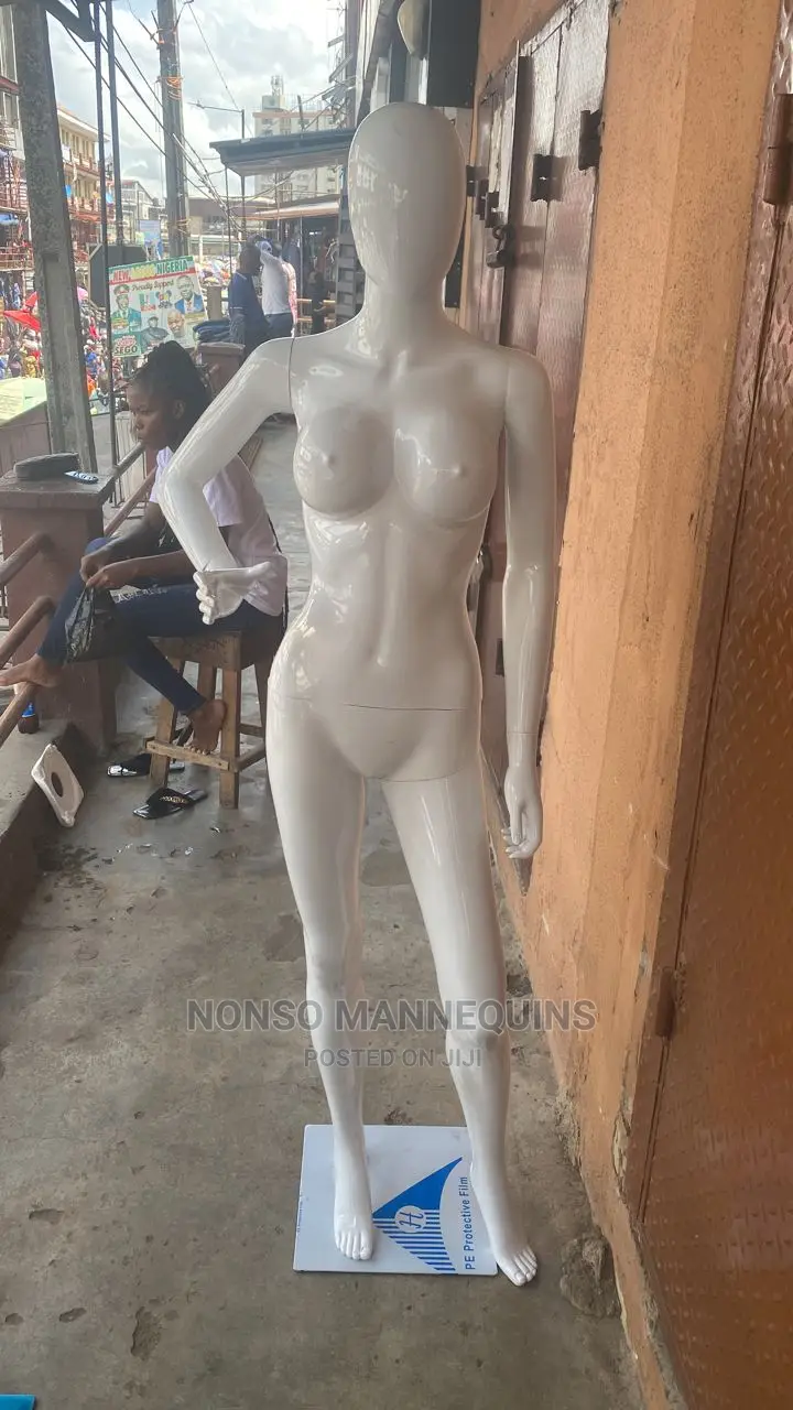 Glossy White Size 8 Body Female Mannequin With Big Bust
