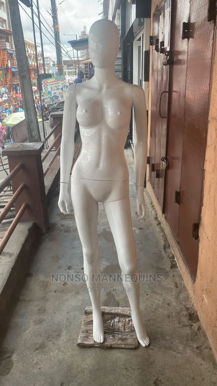Glossy White Size 8 Body Female Mannequin With Big Bust