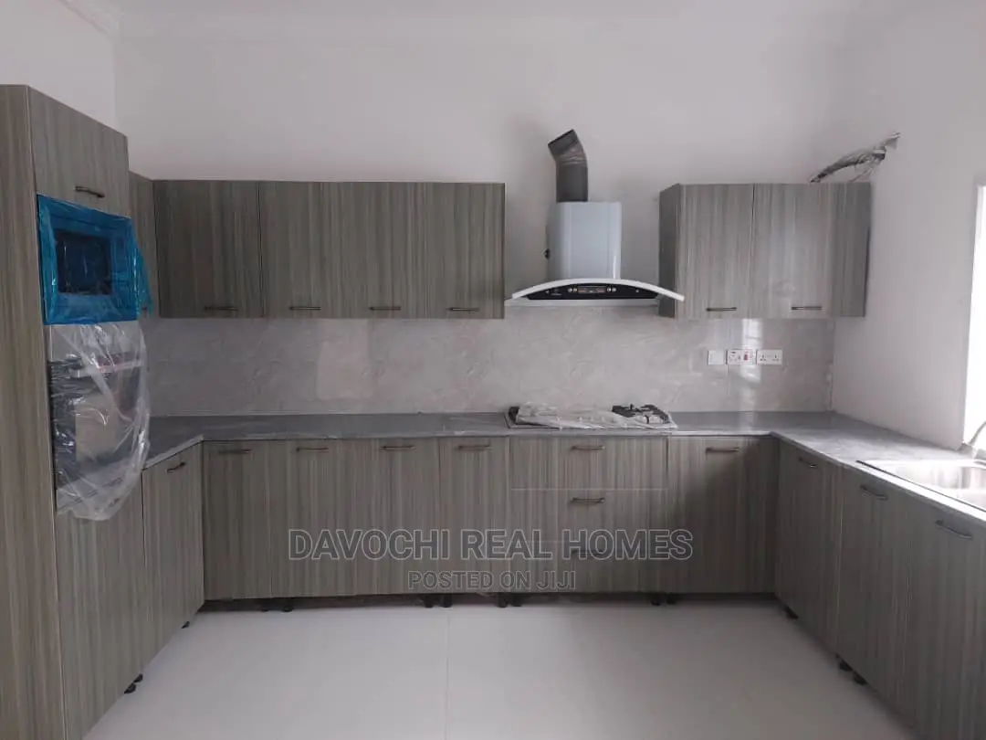 3bdrm Duplex in Orchid Road, Lekki for rent