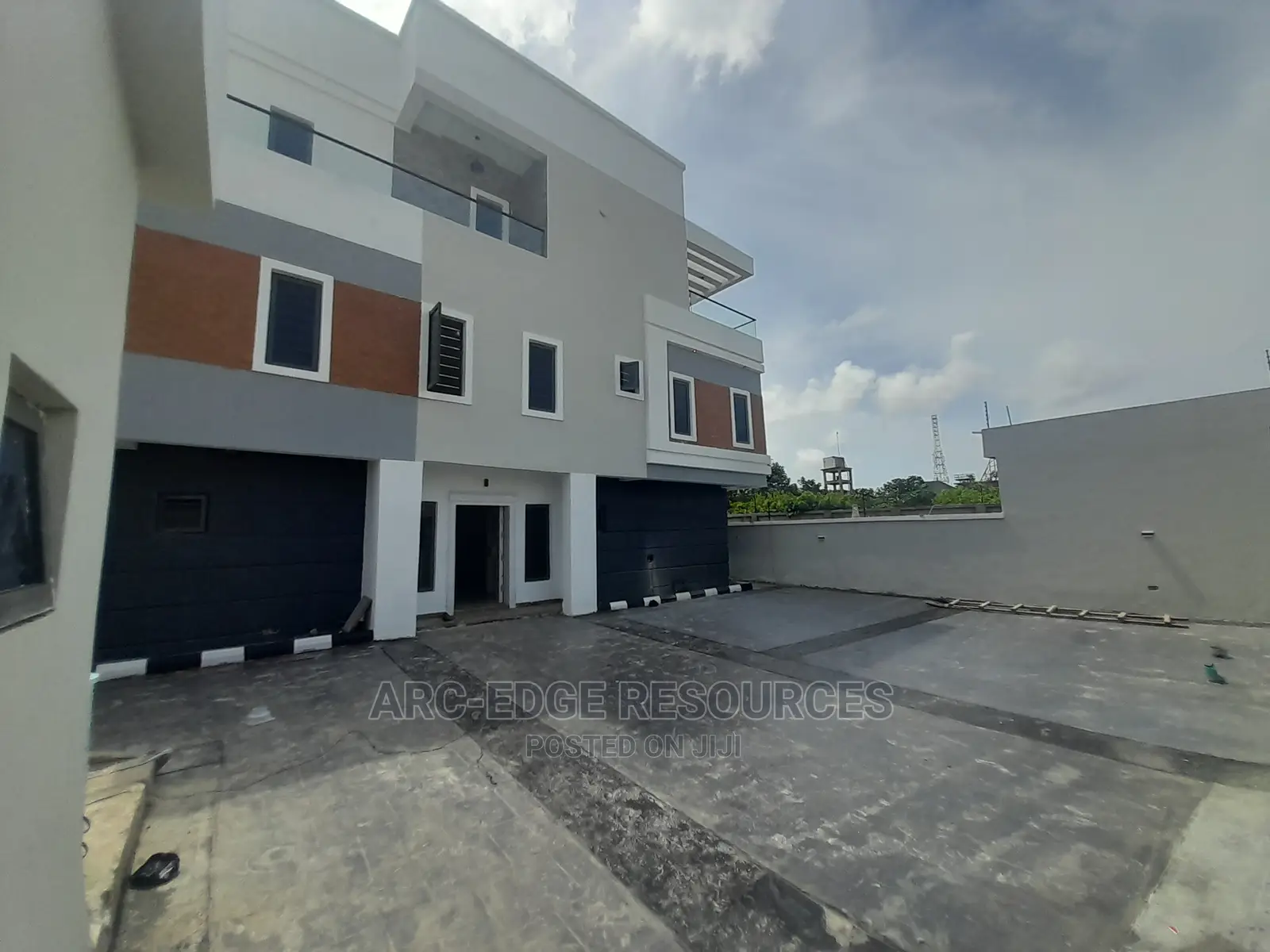 5bdrm Duplex in Ago Palace for sale