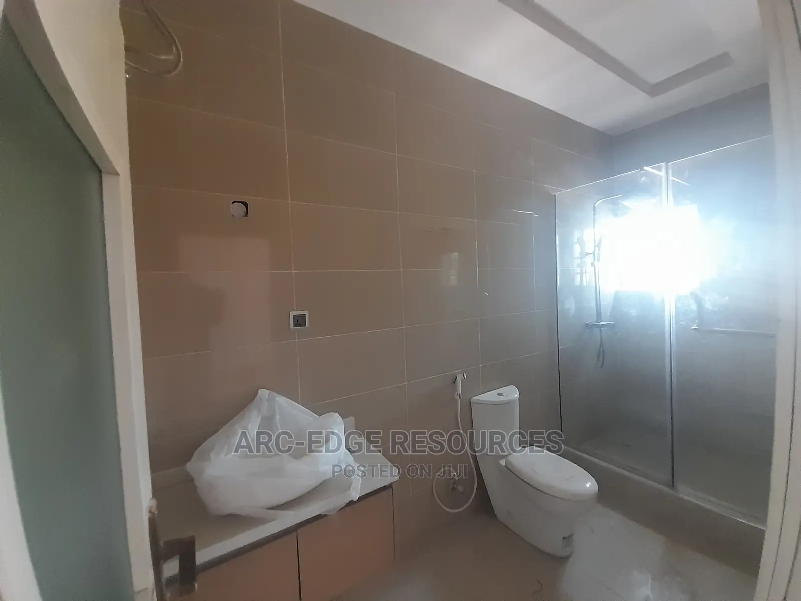 5bdrm Duplex in Ago Palace for sale