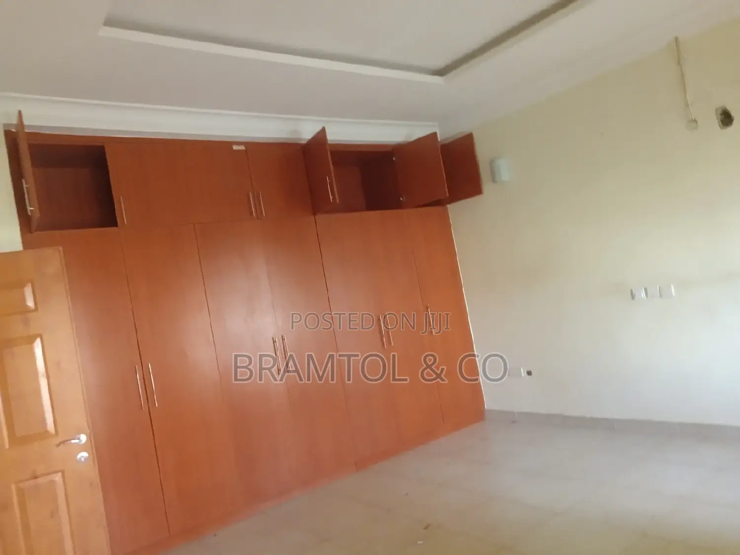 3bdrm Townhouse / Terrace in Apo District for rent