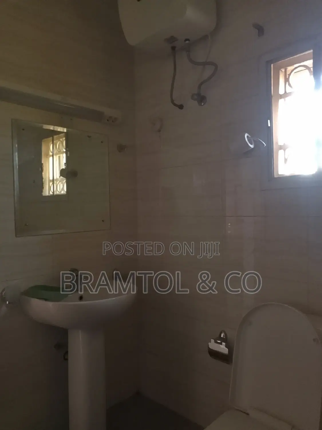 3bdrm Townhouse / Terrace in Apo District for rent