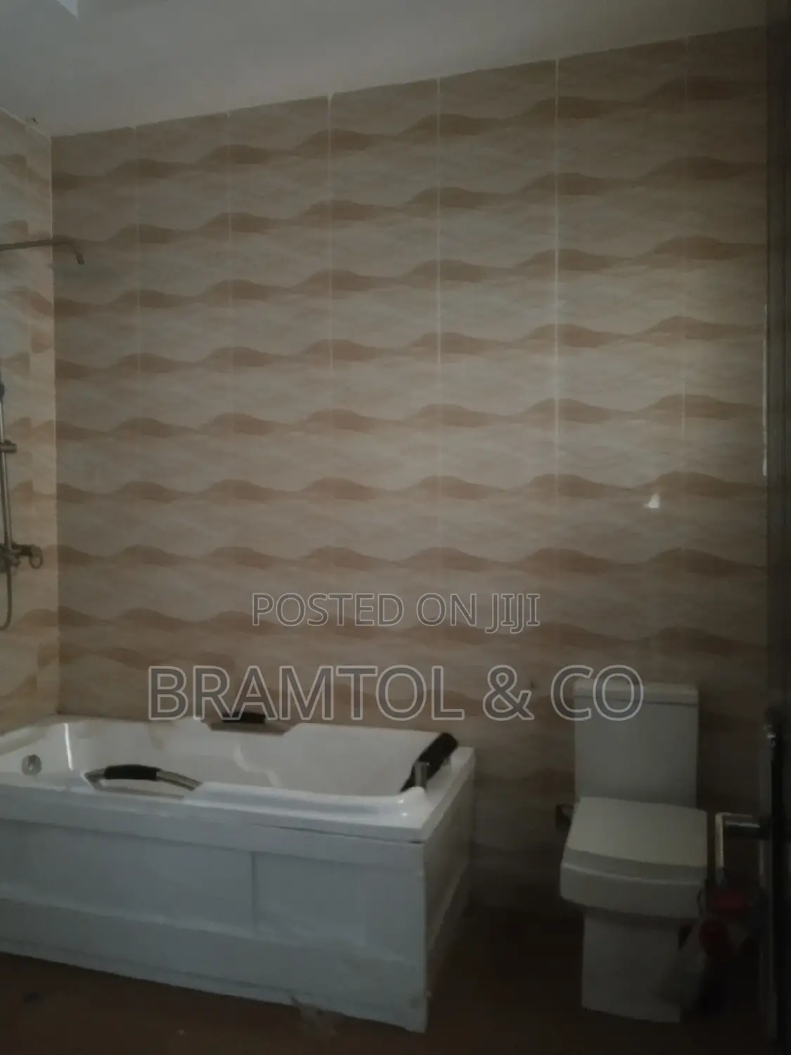 4bdrm Townhouse / Terrace in Apo District for rent