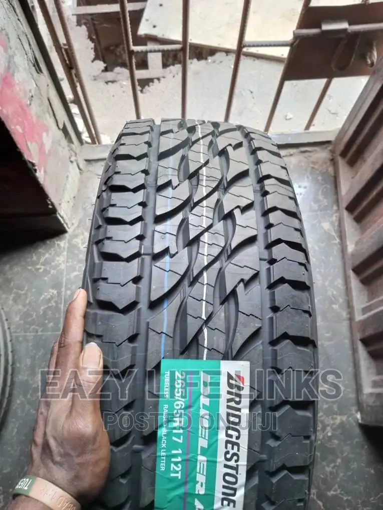 265/65r17 Bridgestone Tire