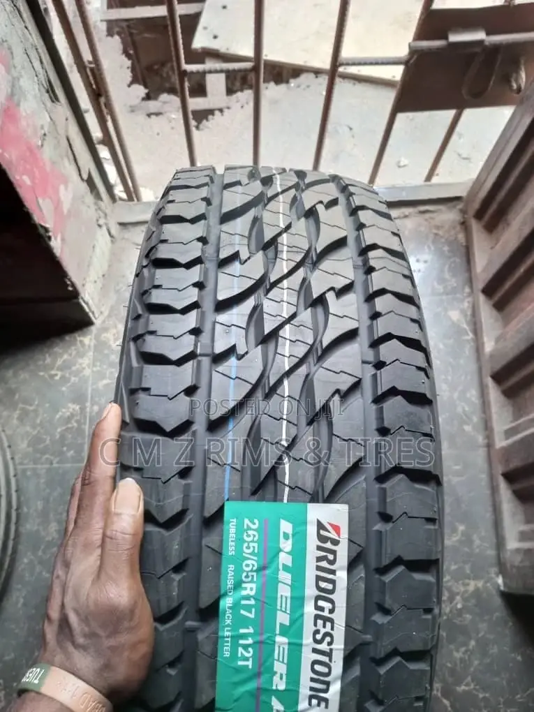265/65r17 Bridgestone Tire