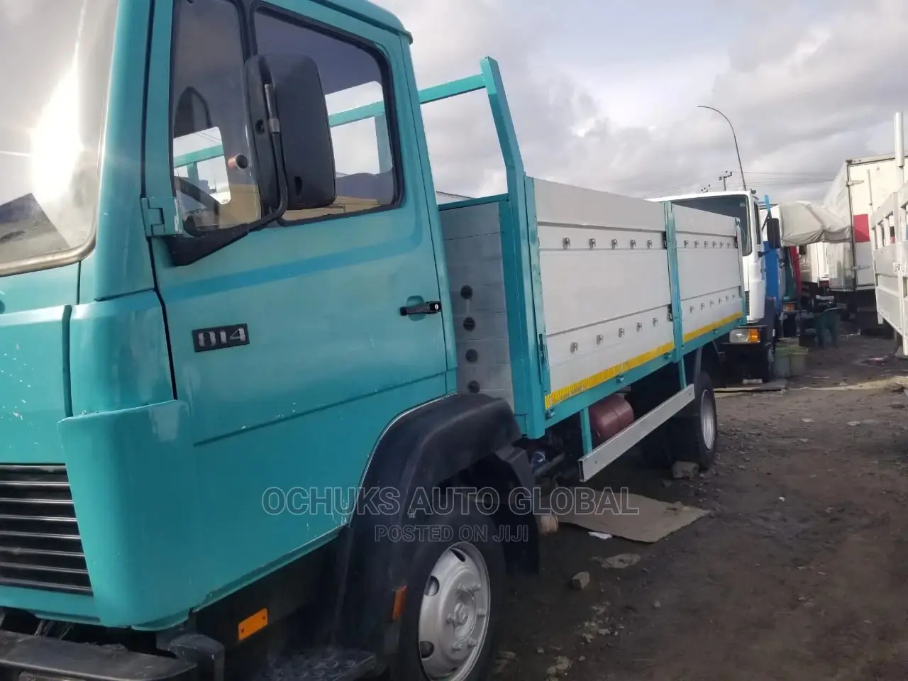 M/Benz Truck 6tyers Pick Up Van 814 Model