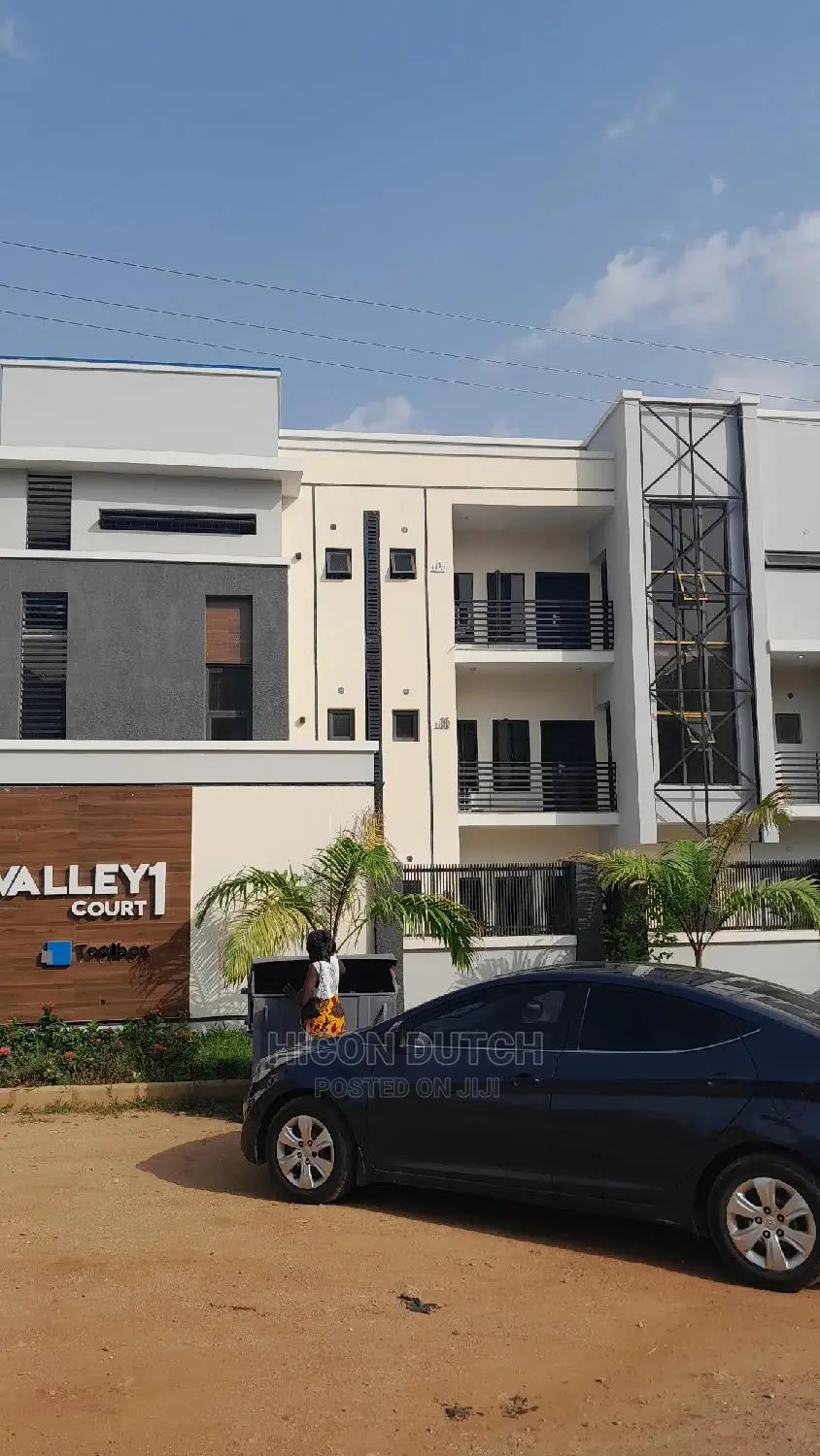 5bdrm Townhouse/Terrace in Life Camp Main for Sale