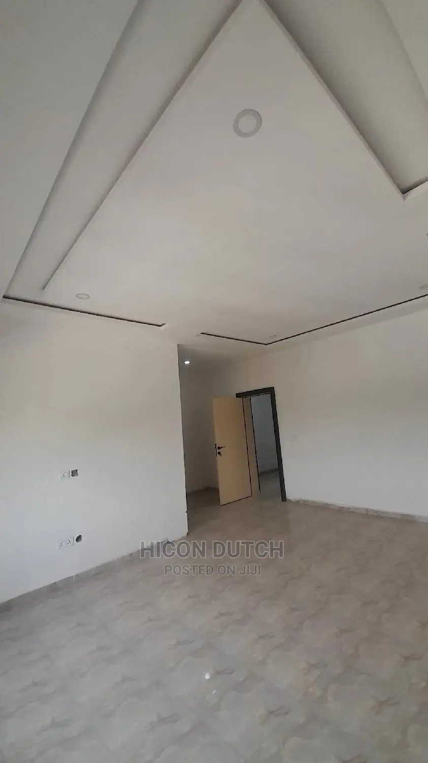 5bdrm Townhouse/Terrace in Life Camp Main for Sale