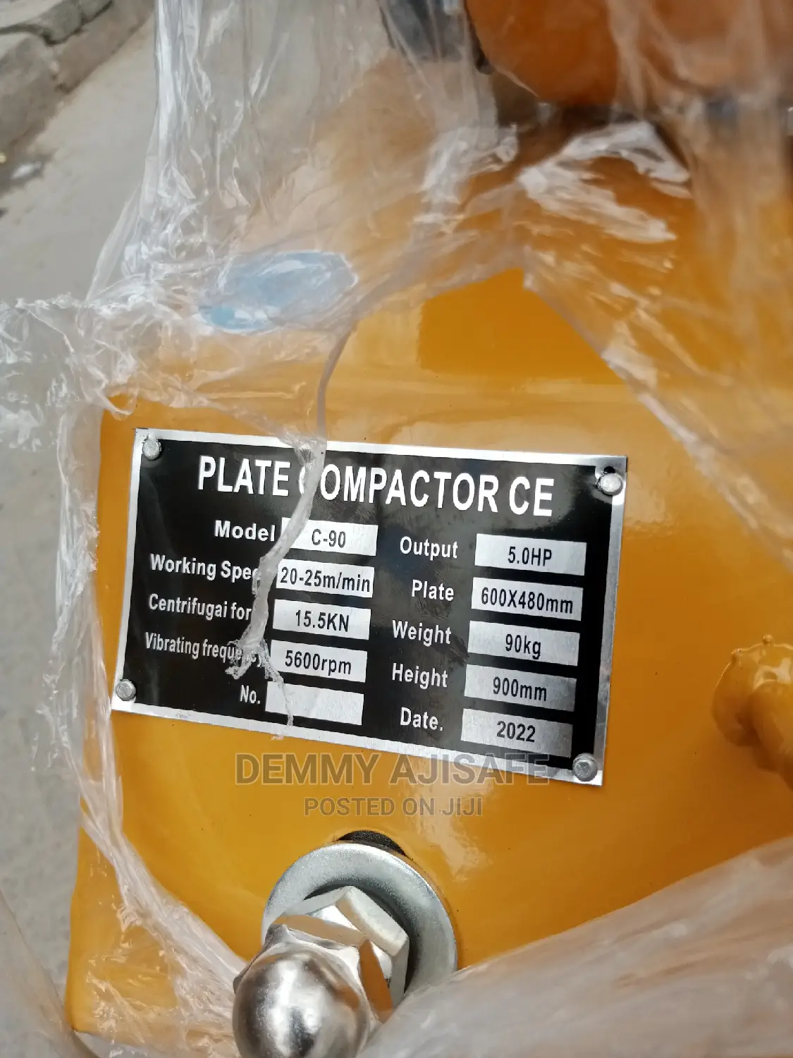 Plate Compactor (Fuji Robin)C--90