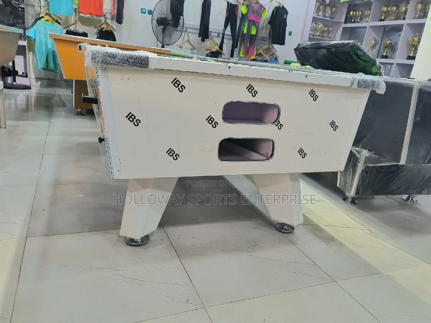 7ft Marble And Coin Operated Table