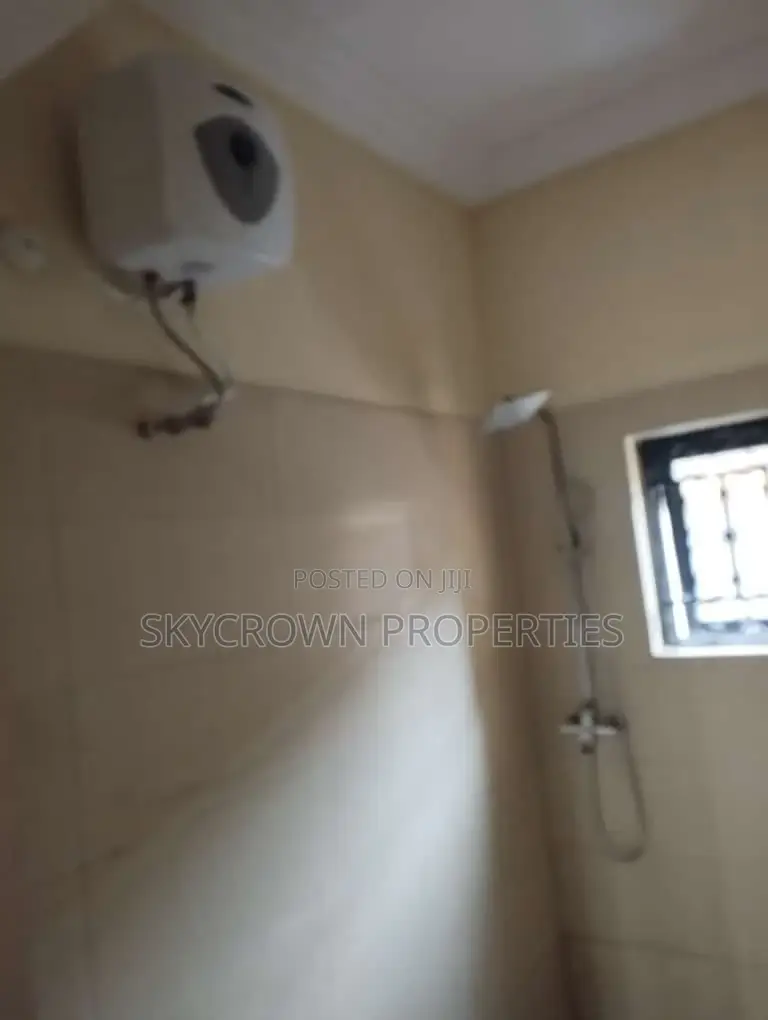 3bdrm Apartment in Ataoja, Osogbo for Rent