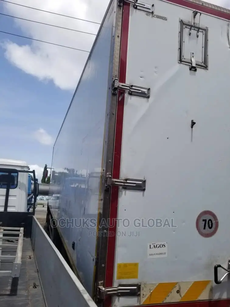 M/Benz Truck 10bolits 8tyers 1722 Model