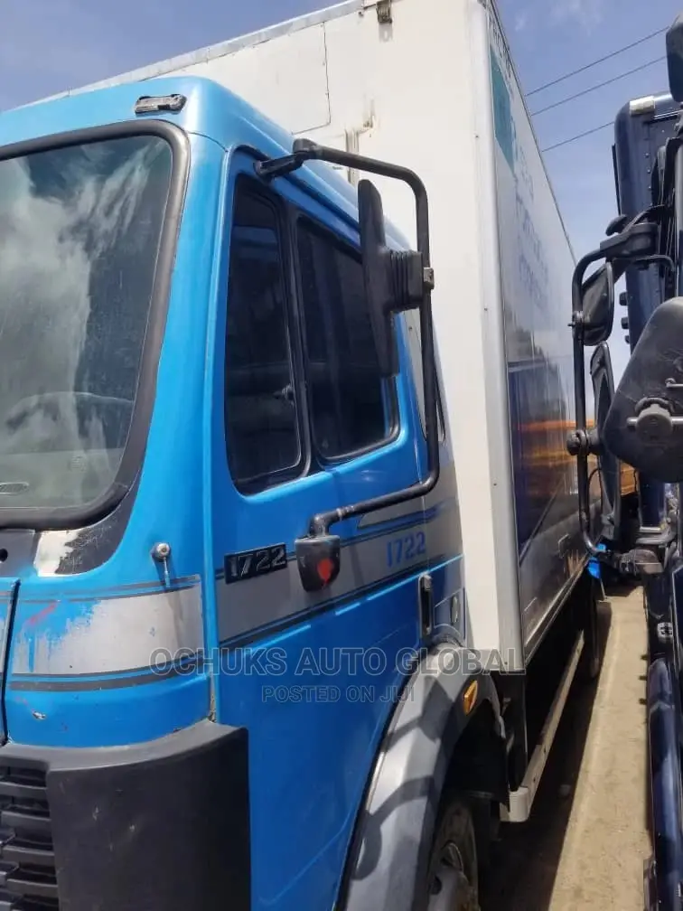 M/Benz Truck 10bolits 8tyers 1722 Model