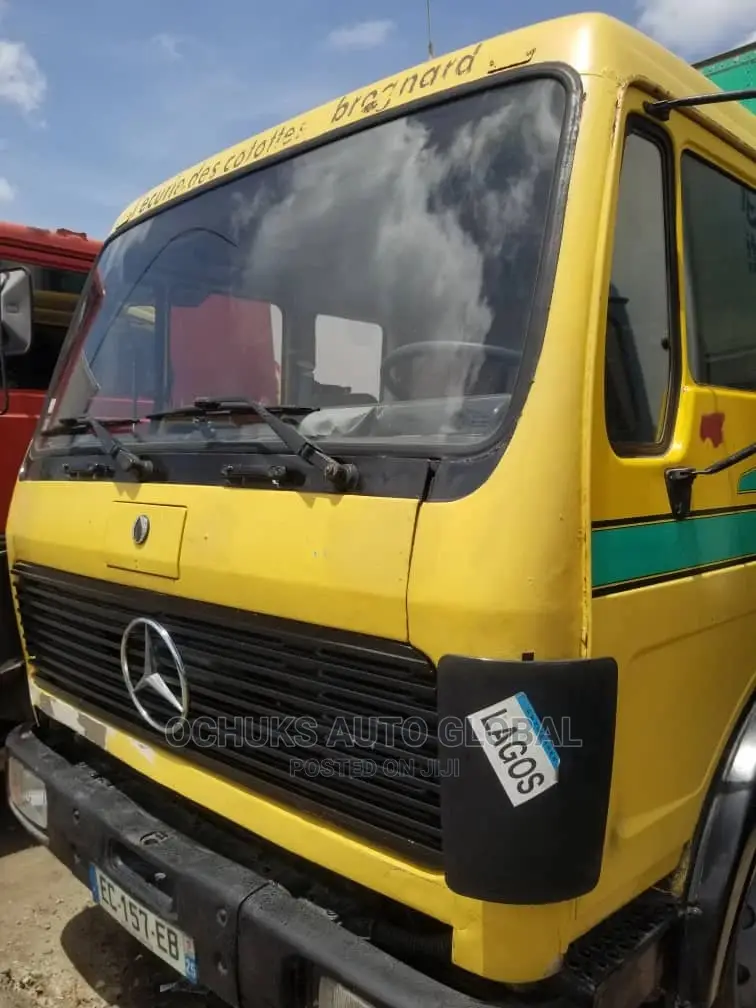 M/Benz Truck 1217 Model 10bolits 6tyers