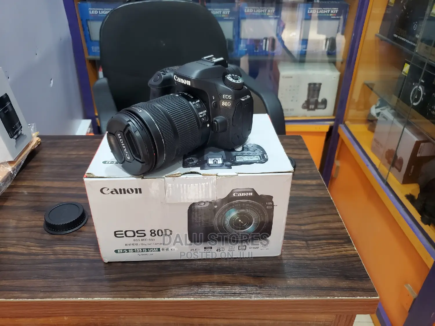 Canon 24mp Eos 80d Digital Camera With 18-135mm Lens