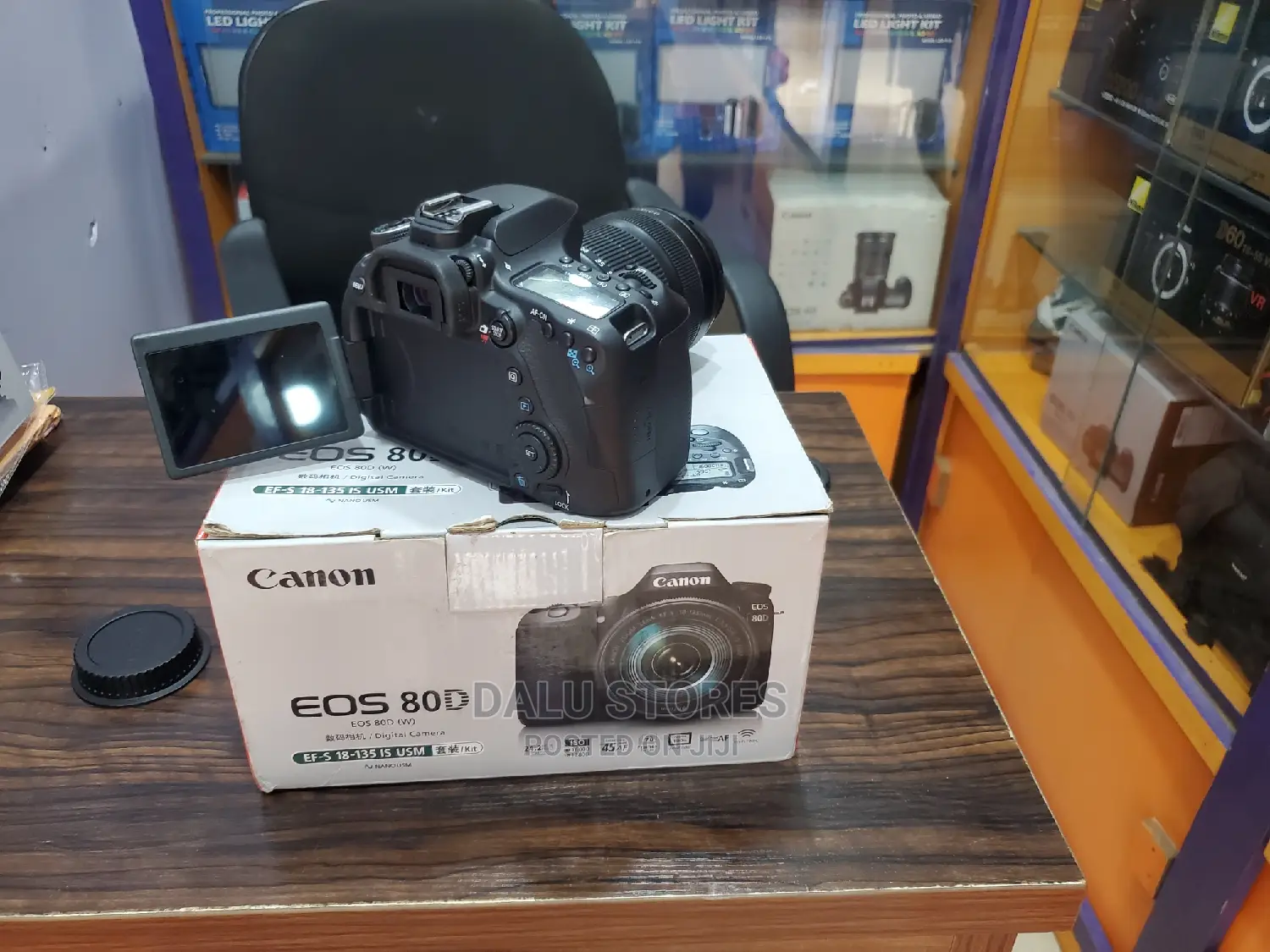 Canon 24mp Eos 80d Digital Camera With 18-135mm Lens