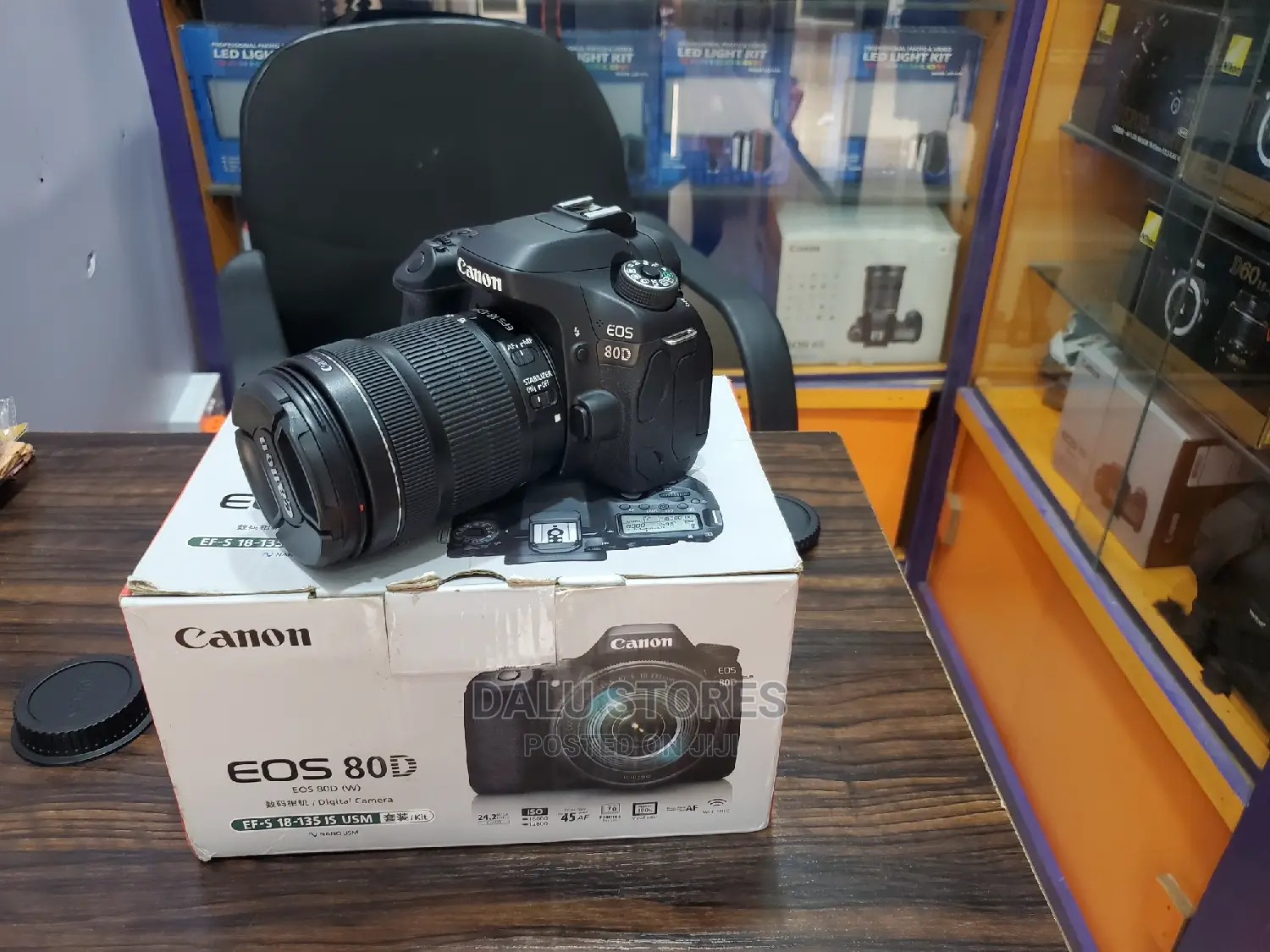 Canon 24mp Eos 80d Digital Camera With 18-135mm Lens
