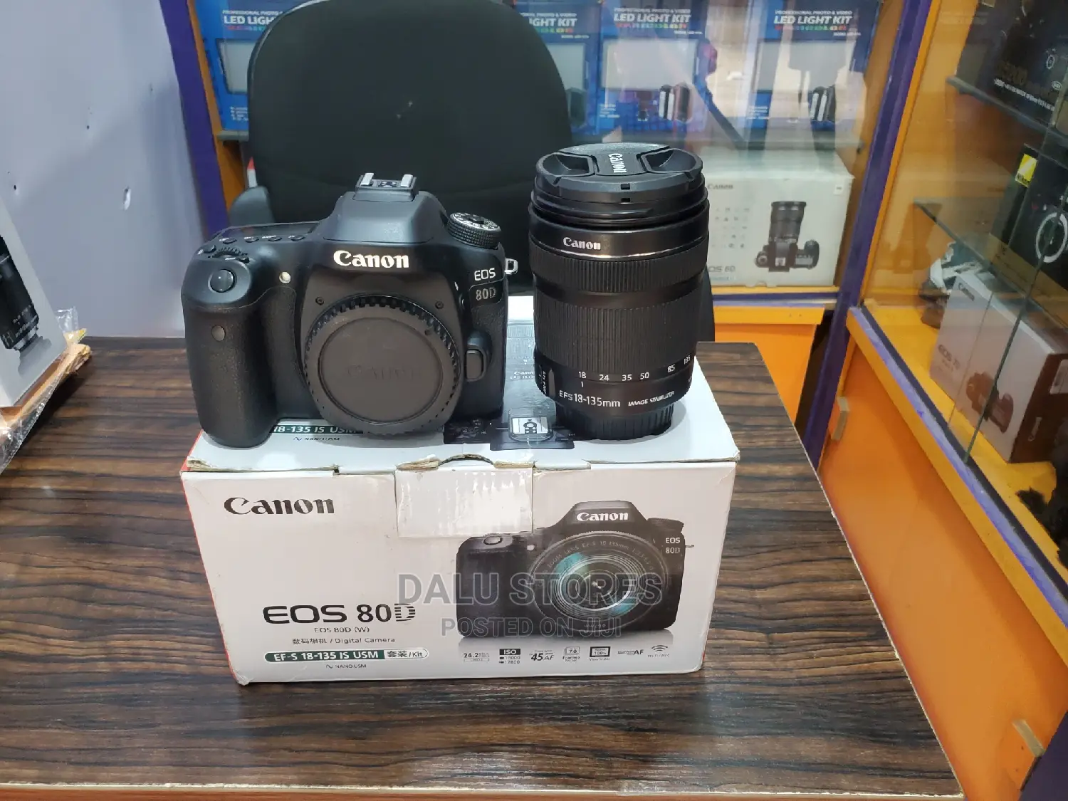 Canon 24mp Eos 80d Digital Camera With 18-135mm Lens