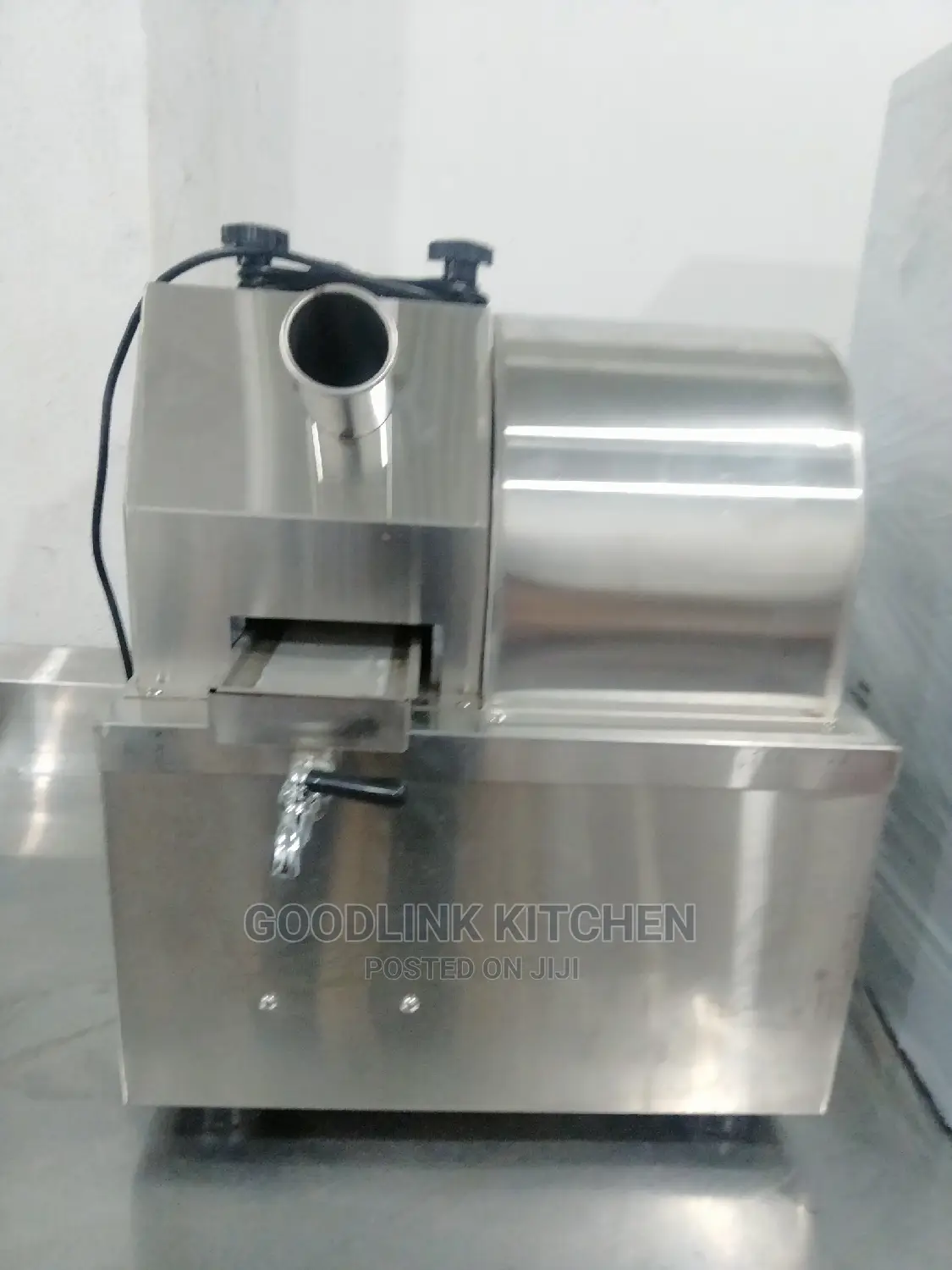 Sugarcane Juice Extractor
