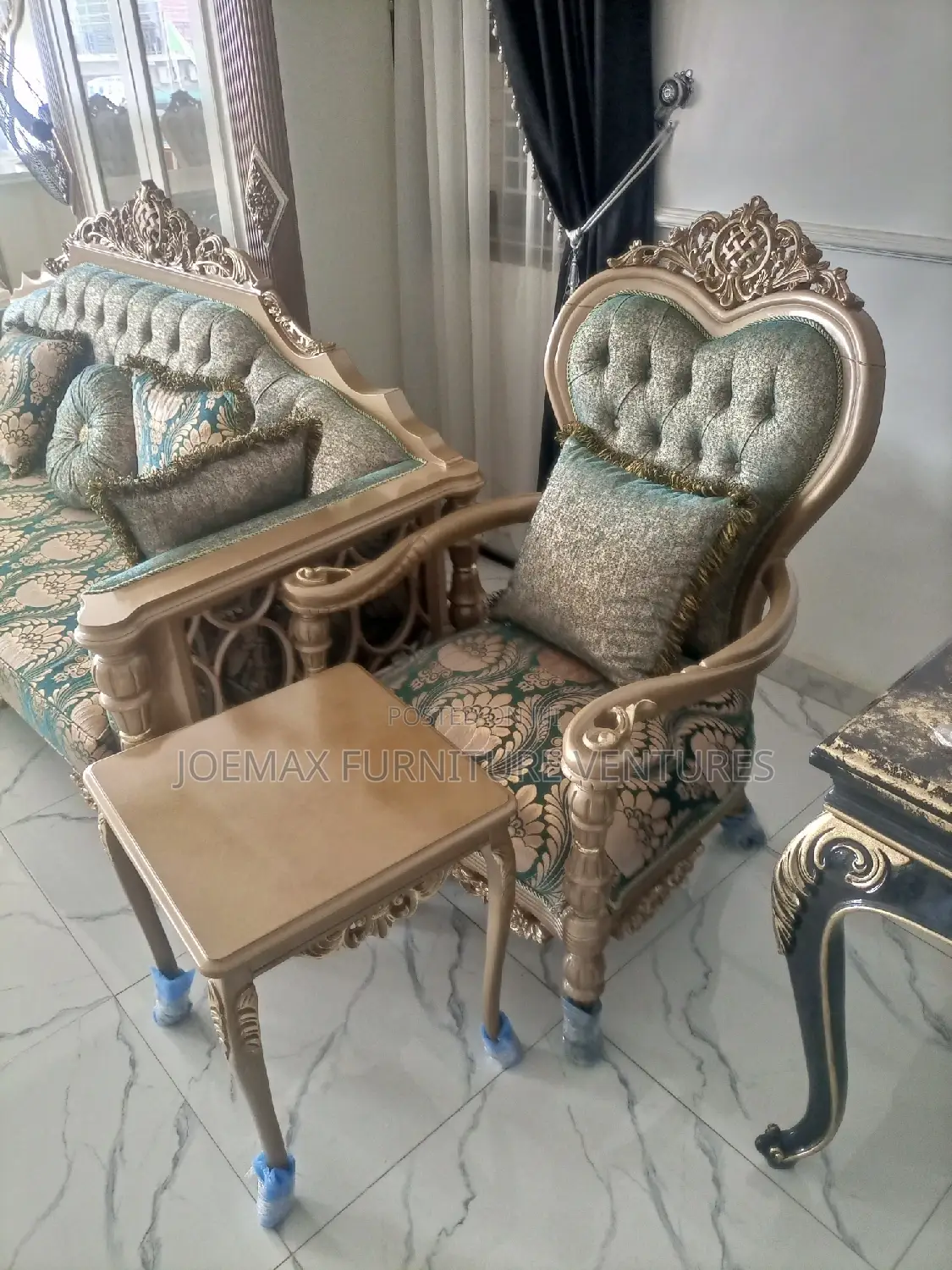 Luxury 8 Seater Living Room Fabric Made Royal Sofa Chair.