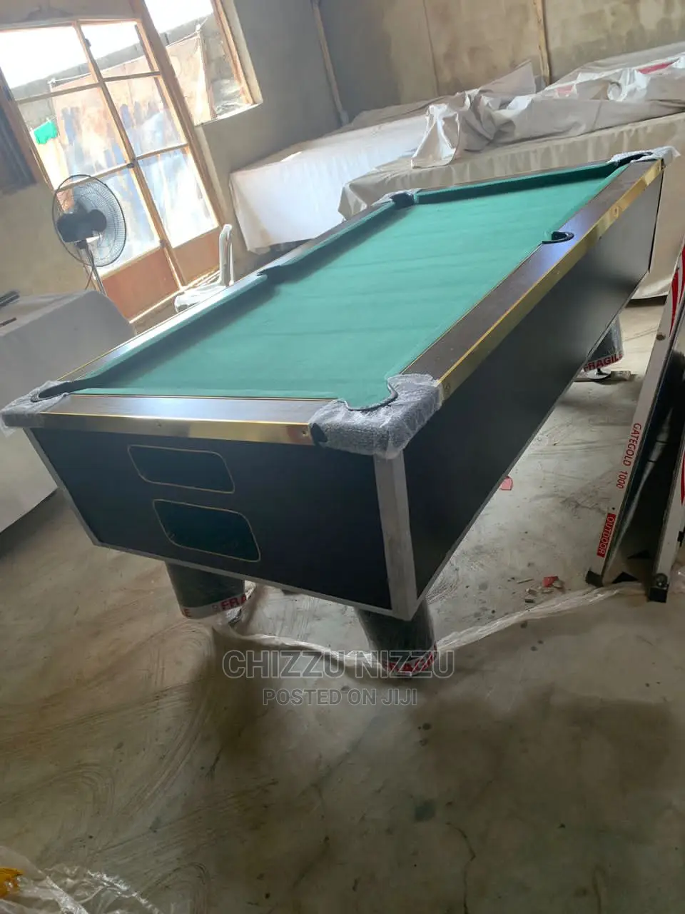 Luxurious Gold Fitting Marble Coin Operated Snooker Billiard
