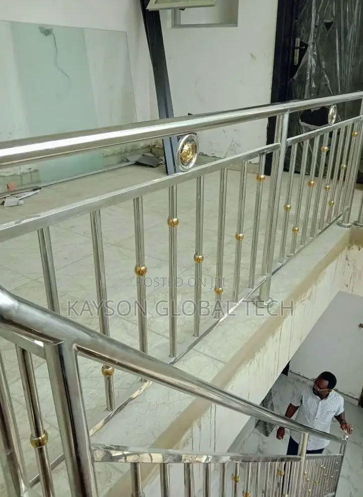 Stainless Rail With Ring Ball