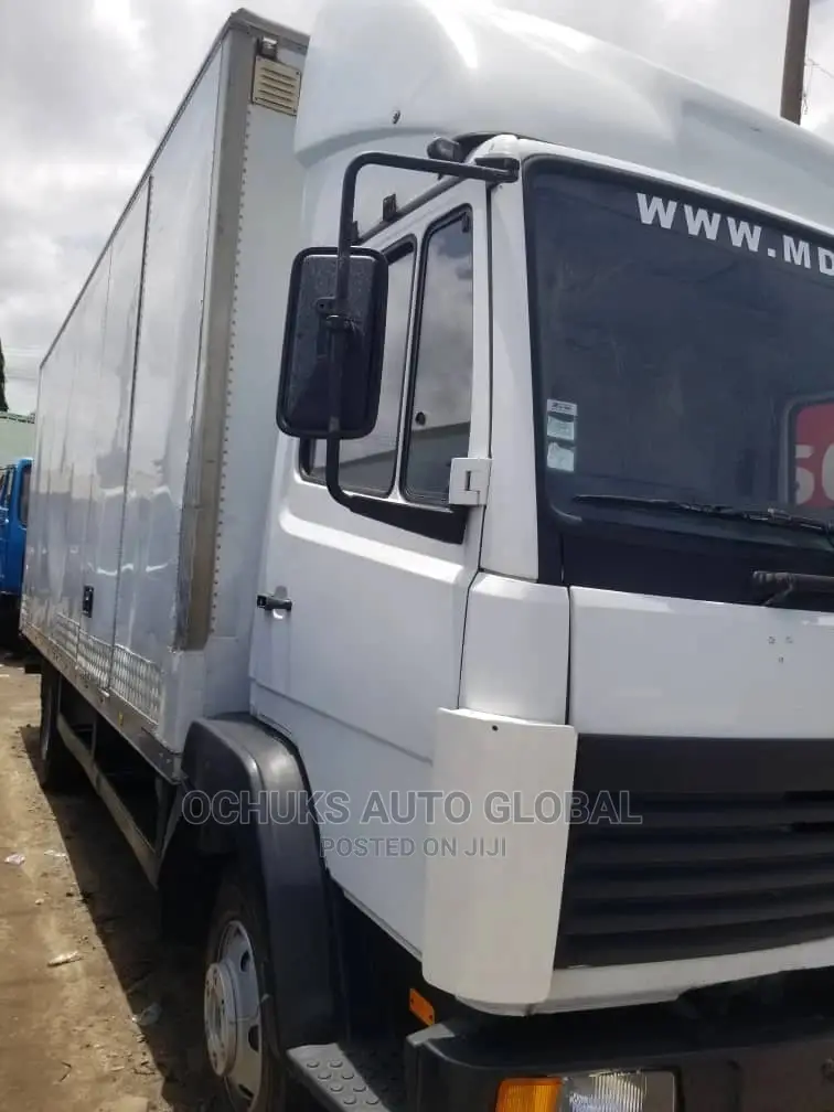 M/Benz Truck Container Body 814.