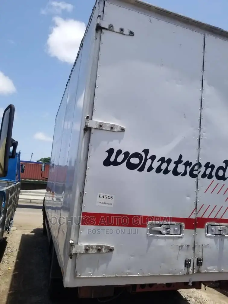 M/Benz Truck 814 Container Body 6tyers 6bolit .