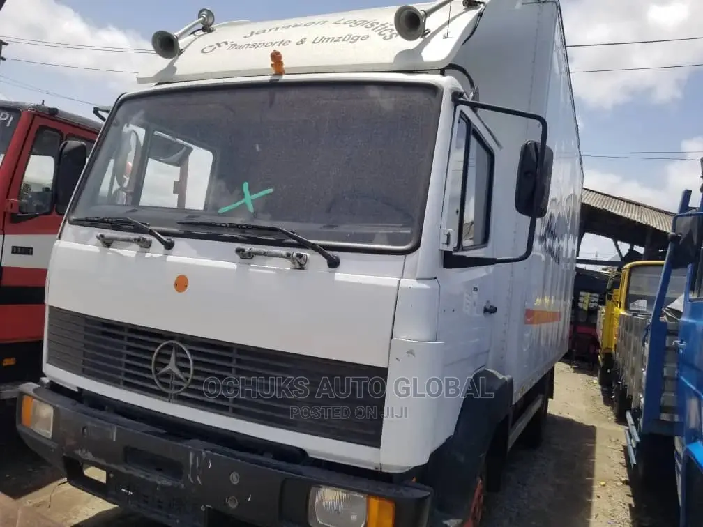 M/Benz Truck 814 Container Body 6tyers 6bolit .
