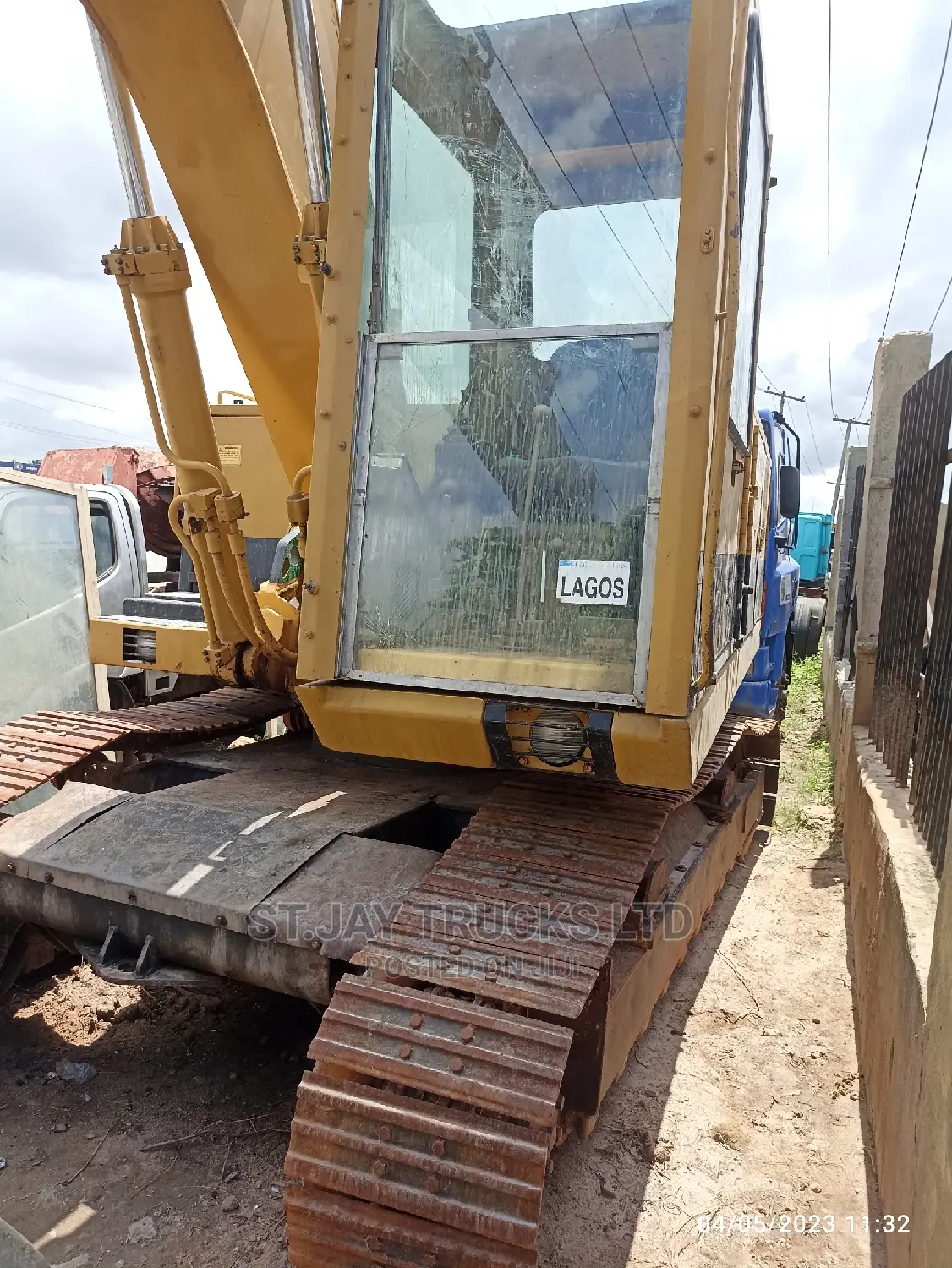 Catapillar Escavator 215b