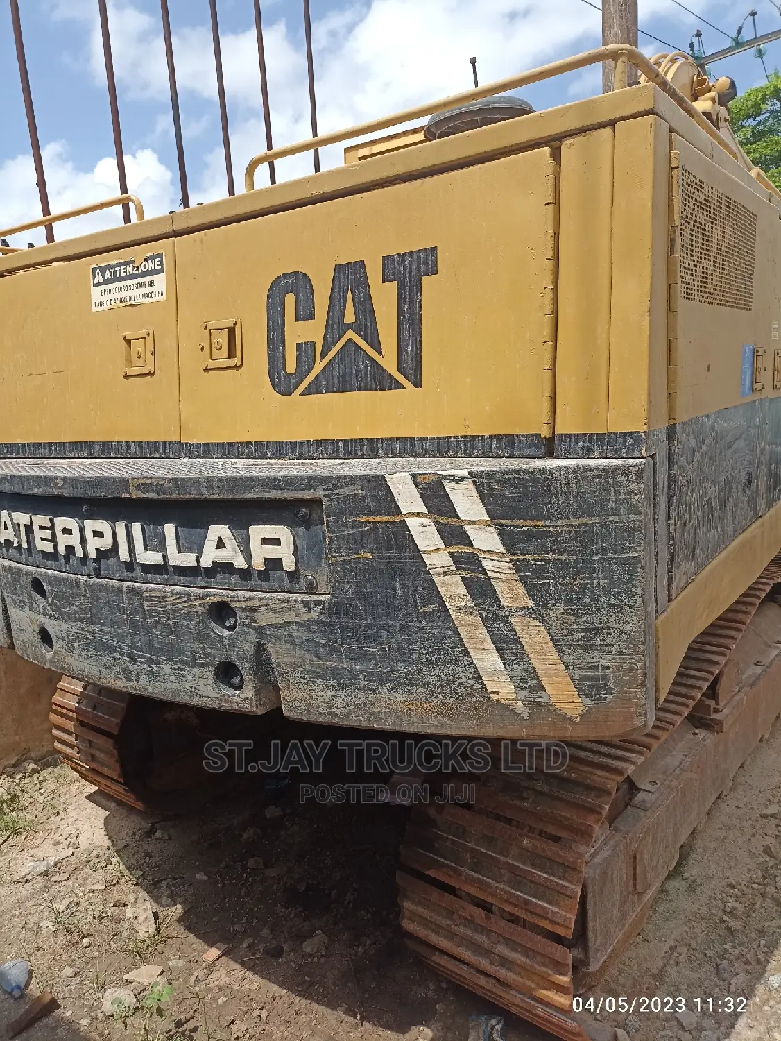 Catapillar Escavator 215b