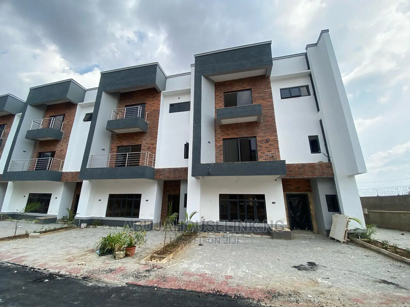 4bdrm Duplex in Katampe Extension for sale
