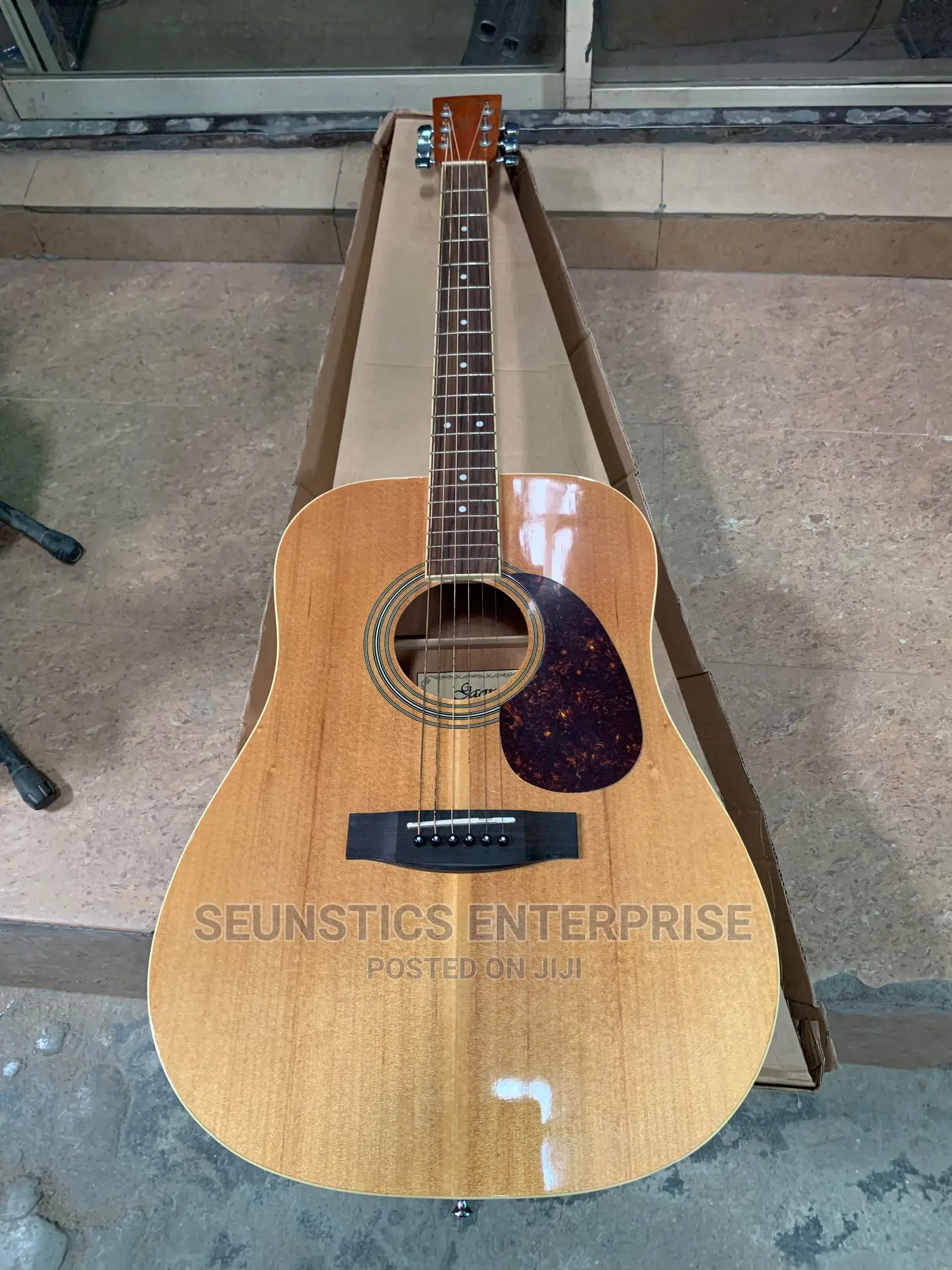 Quality Gaon Pure Acoustic Guitar