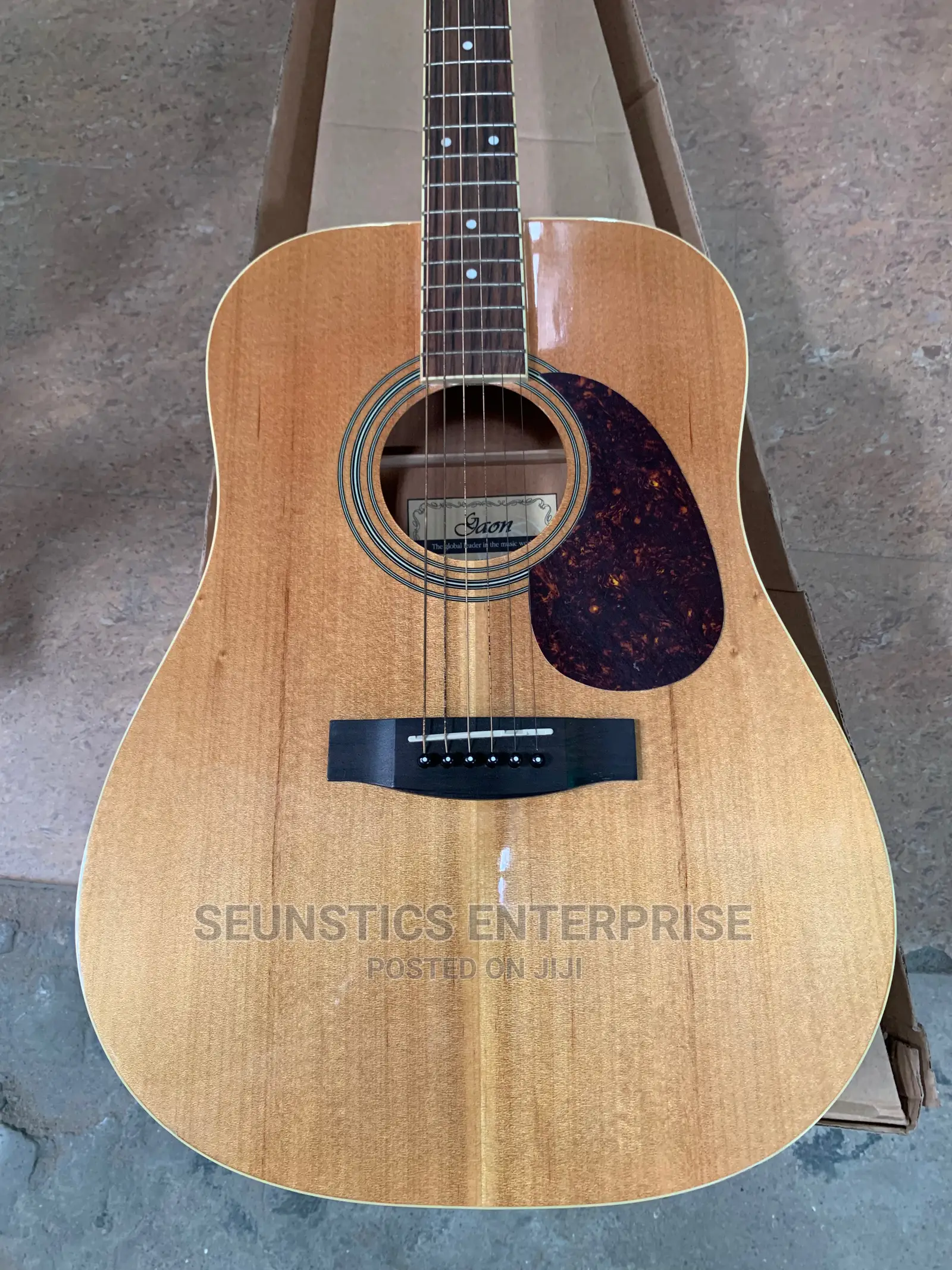Quality Gaon Pure Acoustic Guitar
