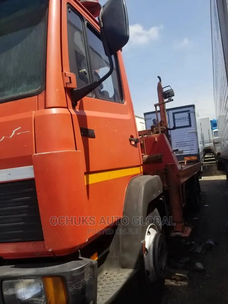 M/Benz Truck With Hiyabu 1114 Model