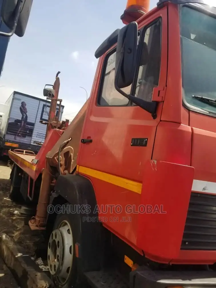 M/Benz Truck With Hiyabu 1114 Model