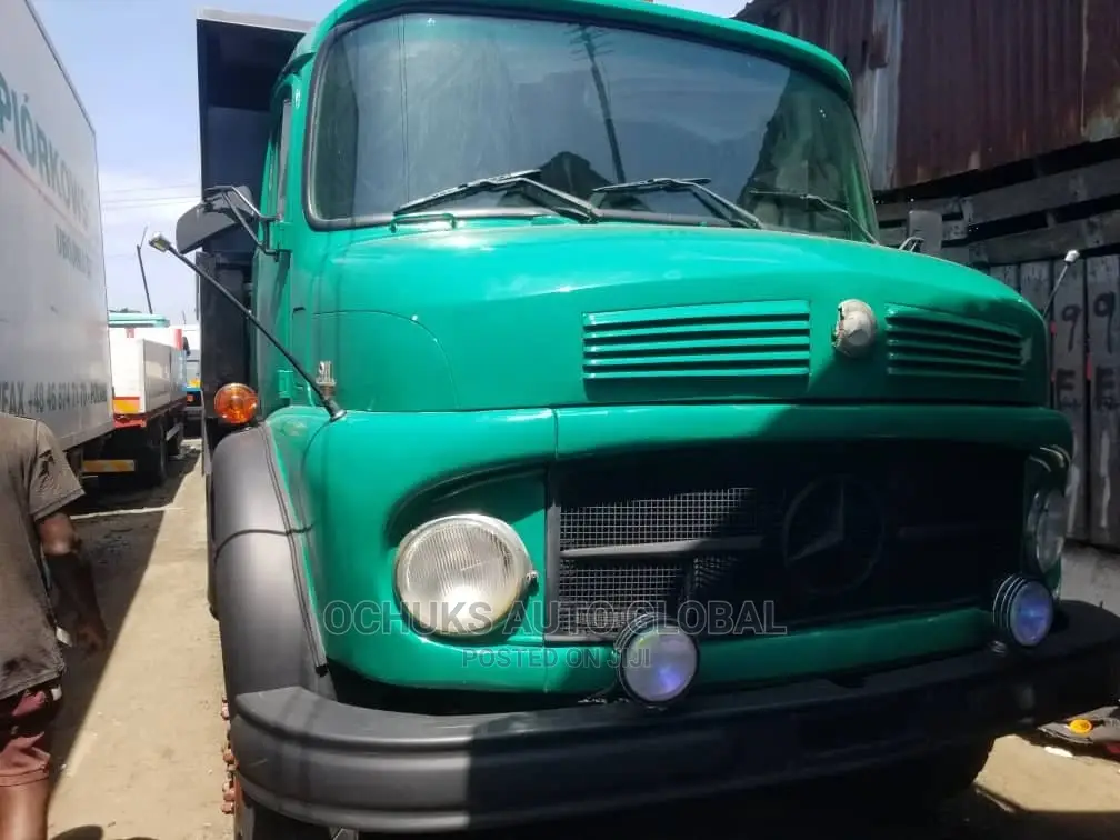 M/Benz Tipper Front and Back Auxiliary 911 Model 8bolits
